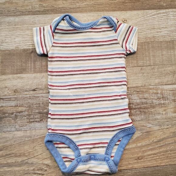 Carters 0 to 3 months onesie - Picture 1 of 4